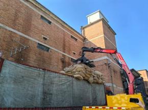 高效安全双拉满！ 三一随车吊+定造辅具改革装卸模式